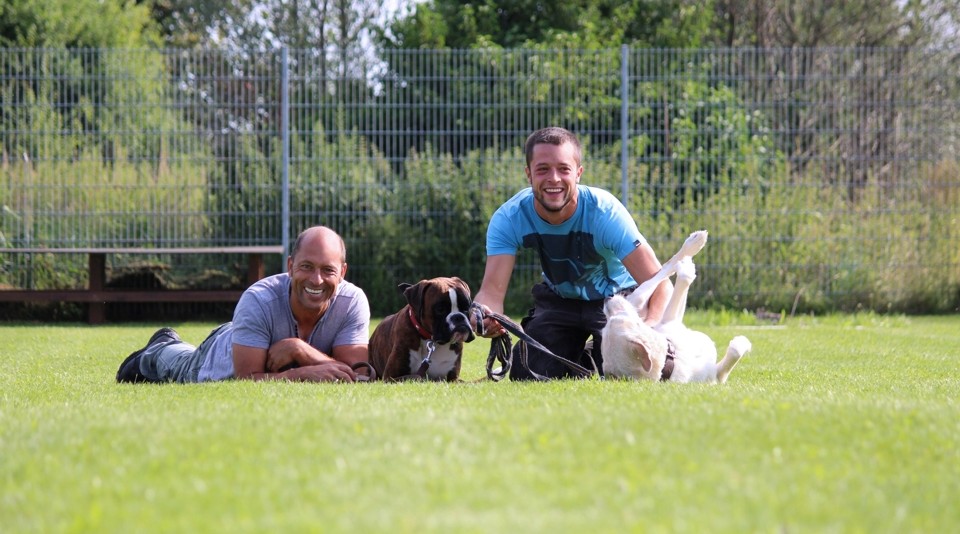 Hundepension und Hundeschule Satke bei München Professionelle Hundetrainer in der Hundeschule Satke, Markus und Tobias Satke